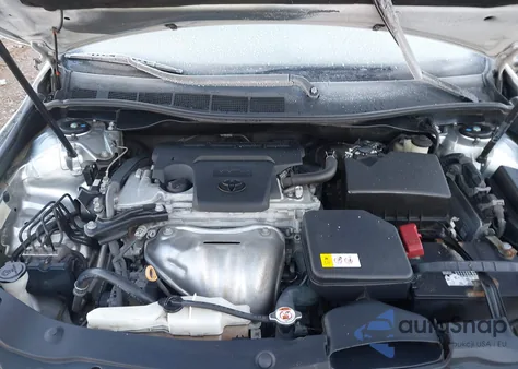 2017 Toyota Camry Le/Xle/Se/Xse z USA, uszkodzony, nr VIN 4T1BF1FK0HU674963